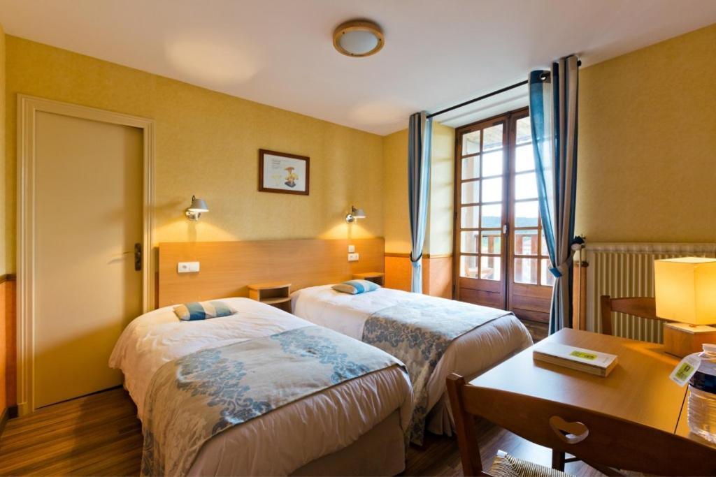 Hotel La Clairiere Chambon-sur-Dolore Buitenkant foto