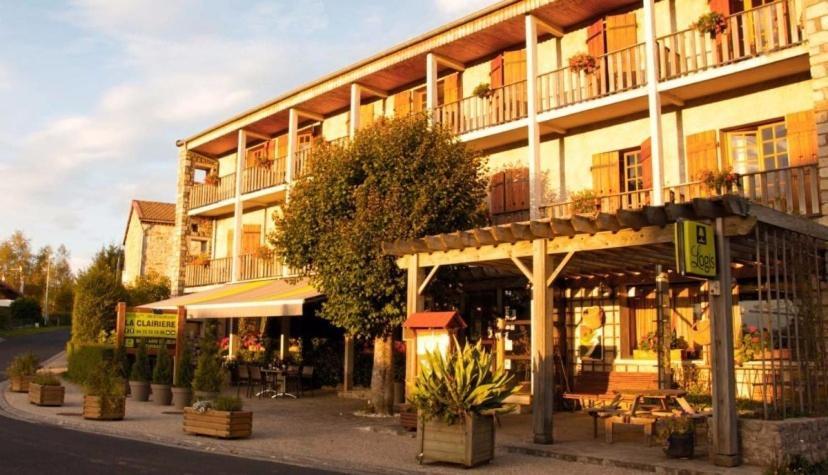 Hotel La Clairiere Chambon-sur-Dolore Buitenkant foto