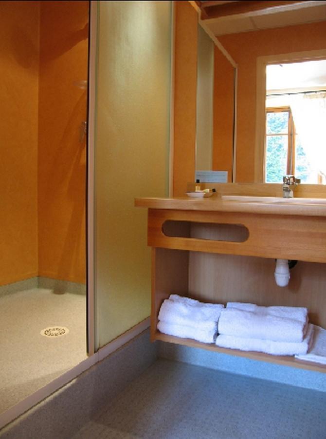 Hotel La Clairiere Chambon-sur-Dolore Kamer foto