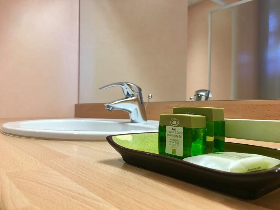 Hotel La Clairiere Chambon-sur-Dolore Buitenkant foto
